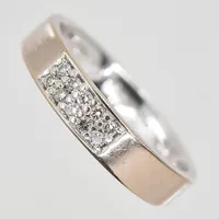 Ring, diamanter 0,10ctv enligt gravyr, stl 17, vitguld, graverad, 14K Vikt: 4 g