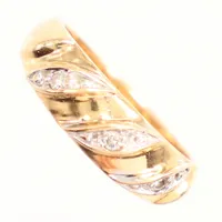 Ring med diamanter 3 x ca 0,03ct, stl 17, bredd ca 3-6mm, 18K Vikt: 4,1 g