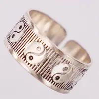 Ring, mönster, regelbar storlek, bredd 9mm, silver 925/1000 Vikt: 3,3 g