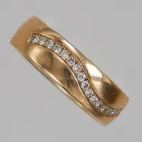 Ring med diamanter 16 x ca. 0,01ct, Ø16, bredd: 5,5mm, Steinberg Jewelry, gravyr, 14K  Vikt: 5 g