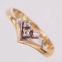 Ring, diamanter 3 x ca0,01ct, Sandberg år 1997, stl 16¼, 18K  Vikt: 2,9 g
