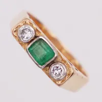 Ring, diamanter 0,21ctv enligt gravyr, sliten smaragd, år 1976, stl 17½, 18K  Vikt: 4,8 g