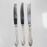 3 Matknivar med blad i rostfritt stål, 20,5cm, modell: Vasa, 830/1000 silver, bruttovikt: 166,8g Vikt: 166,8 g