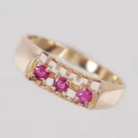 Ring stl 17½, bredd 2-5,4mm, rosa stenar, 18K Vikt: 3,3 g