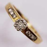 Ring, diamanter ca 0,20ctv, Ø17¾, bredd:5mm, 18K 3,3g.
