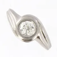 Ring, stl15¼, Diamant ca 0,47ct, H-I/VS, bredd:2-9mm, Platina  Vikt: 8,2 g