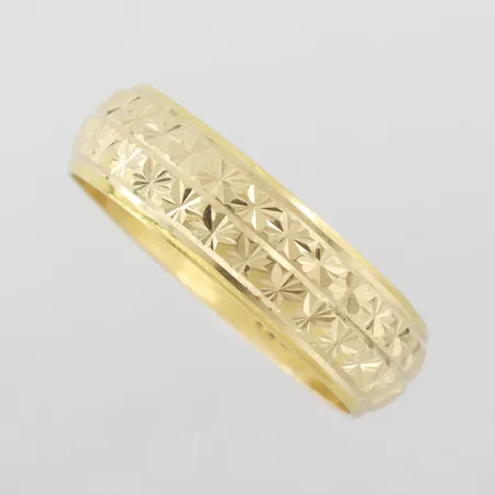 Ring mönstrad, stl 20mm, bredd 6,2mm, 18k Vikt: 1,8 g