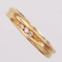 Ring, diamanter 3xca0,01ct, stl 16, bredd 3,2mm, 18K  Vikt: 2,6 g