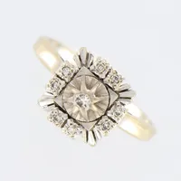 Ring vitguld, med diamanter, 1xca 0,03ct, 8xca 0,01ct, stl 19, bredd 1,5-11mm Vikt: 5 g