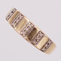 Ring, Guldfynd, diamanter 15 x ca0,005ct, prinsesslipade, stl 19, 18K Vikt: 2,5 g