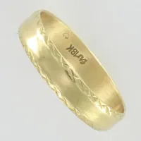Ring, stl 17½, bredd 4 mm, 18K 2,1g Vikt: 2,1 g