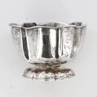 Sockerskål, höjd 5cm, svenska importstämplar, 830/1000 silver - Finns för visning på Pantbanken Amiralsgatan Vikt: 67,1 g