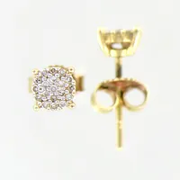 Ett par örhängen, mindre diamanter ca 0,10ctv, Ø4,6mm, 18K Vikt: 1,1 g