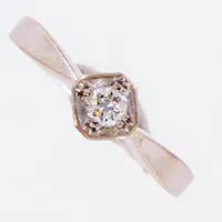 Ring med diamant 0,14ctv enligt gravyr, stl 17, bredd 2mm, vitguld 18K  Vikt: 3,6 g