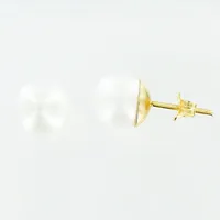 Ett par örhängen, pärla Ø7mm, 18K - Finns för visning på Pantbanken Amiralsgatan Vikt: 1,5 g