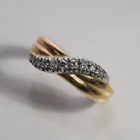 Ring med diamanter 0,20ctv Ø 18 mm,18k, 3,4 gr  Vikt: 3,4 g