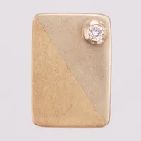 Gulddel, diamant ca 0,08ct, 19mm, monogram på baksidan, 18K  Vikt: 4,3 g