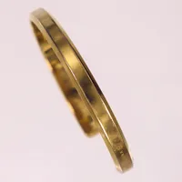  Stelt armband Icon Cuff Thin, Skultuna, ca Ø7cm, bredd 6,5mm, repigt, färgbortfall. Guldpläterat  Vikt: 0 g