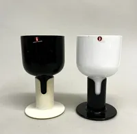 2 vinglas, Kaveri, Jorma Vennola, Iittala, höjd 13,5cm, löstagbar fot i plast, Ø7,5cm, svart- och vitt glas, 1980-1987, etikettmärkta  Vikt: 0 g