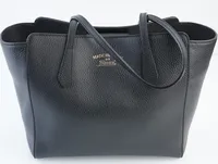 Väska Gucci Small Swing Tote 354408, svart, 27 cm botten, 41 cm översida x 25 x 15cm, originalkvitto, dustbag, nyskick Vikt: 0 g