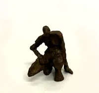 Skulptur, höjd 7cm, sittande kvinna, 269/300, Lena Flodman f 1963, patinerad brons Vikt: 0 g