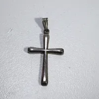 Kors längd 4,5 cm, silver 3,3g Vikt: 3,3 g