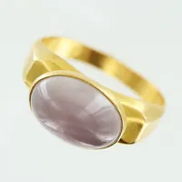 Ring, vit sten, stl 17½, bredd 2,5-8mm, 18K.  Vikt: 3,8 g