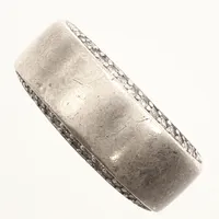 Ring med vita stenar, stl 17, bredd 7-9mm, Esprit, bruksslitage, 925/1000 silver Vikt: 10,4 g