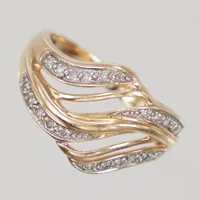 Ring, 8/8slipade diamanter 22x ca 0,005ct, stl 16¼, bredd 12,3mm, GHA 18K Vikt: 2,7 g
