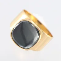 Ring, Ø18½, bredd 6-8mm, med svart sten, år 1964, 18K Vikt: 6,3 g