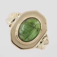Ring  grön sten med några skav stl 19 mm, bredd ca 3,8-20 mm,  Hertz Aktiebolaget Bernhard Stockholm 1953 , 18k Vikt: 9,8 g