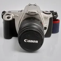 Kamera Canon Eos 300, analog, serienr: 4702841, objektiv Canon 28-80mm, väska i tyg,  Vikt: 0 g
