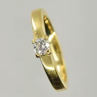 Ring med diamant 0,25 ct, W/Si, Guldfynd, stl 16½, skenans bredd ca 3 mm, 18K. Vikt: 4,7 g
