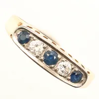 Ring med blå stenar samt diamanter 2 x ca 0,10ct, stl 20, bredd 2-6mm, år 1965, 18K Vikt: 5,2 g