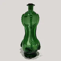 Kluckflaska, Ture Berglund Skansen, mossgrönt glas med propp, ca 30cm,  Vikt: 0 g