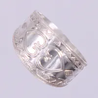 Ring mönstrad, Guldsmed Petersson Ab, stl 21, bredd: 5,2-13,8mm, silver 925/1000 Vikt: 5,3 g