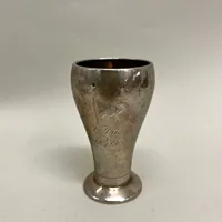 Pokal, CG Hallberg, höjd 9,5cm gravyr, silver Vikt: 48,2 g