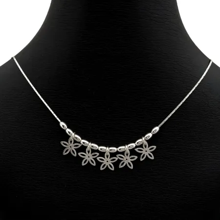 Collier, silver 925/1000, dekor med hängande stjärnor, Guldfynd, längd 40 cm, stjärnor längd inkl. öglor 11 mm, fint skick, sparsamt använd  Vikt: 5,1 g