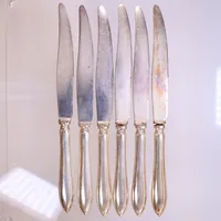 6 knivar, längd 26cm, blad i stål, Svensk spetsig, monogram, importstämpel, 830/1000 silver. Bruttovikt 404,4g 