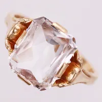 Ring, vit sten, Sandberg år 1973, stl 17¼, 18K  Vikt: 3,5 g
