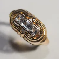 Ring med stenar, Ø 16 mm, bredd 10 mm, 18K  Vikt: 3,1 g