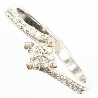 Ring diamanter 1x0,30ct, 18x 0,001-0,01ct, stl 17½, bredd 2-7mm, certifikat, sten löst infattad, repig, 18K Vikt: 2,6 g