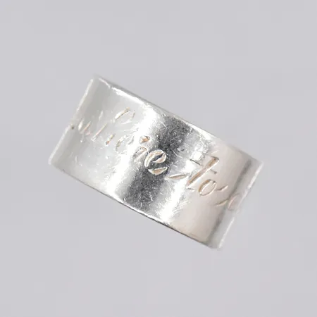 Ring Efva Attling, "From Here to Eternity" stl 18¼, bredd 12mm, repig, 925/1000 silver Vikt: 15,9 g