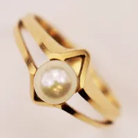 Ring, Ø16¾, bredd:10mm, pärla, 18K 3,5g.