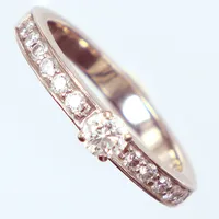 Ring, diamanter totalt 0,31ct enligt gravyr, stl 17, vitguld, 18k Vikt: 4,2 g