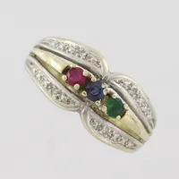 Ring med Rubin Safir och Smaragd samt diamanter,storlek 15.5 mm,bredd 1.9-8.6 mm,14 k. Vikt: 2,5 g
