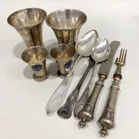 Silverföremål, defekta, gravyr, ena gaffel och kniv med stålblad, silver 813-830/1000 Vikt: 331,4 g