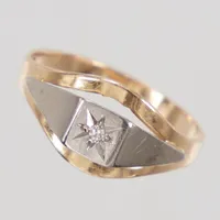 Ring stl 15½, bredd 2-8mm, åttkantslipad diamant 1x 0,01ct, vitguld/gulguld, 18K Vikt: 1,3 g
