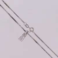Kedja Venezia, ca 50cm, bredd 1,1mm, med integrerat hänge med diamanter 12x ca0,02ct prinsesslipade, ca 13,6mm, bredd 3,3-5mm, GHA. 18K  Vikt: 6,6 g