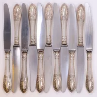 11 Knivar, längd 22cm,  blad i stål. 800/1000 silver brv 626,4g Vikt: 626,4 g